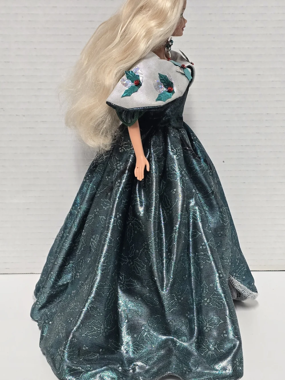 Barbie 1995 Happy Holidays @ToyBros